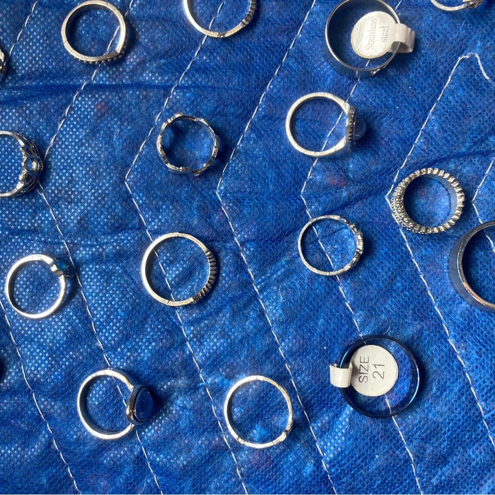 Mix of women’s rings NEW